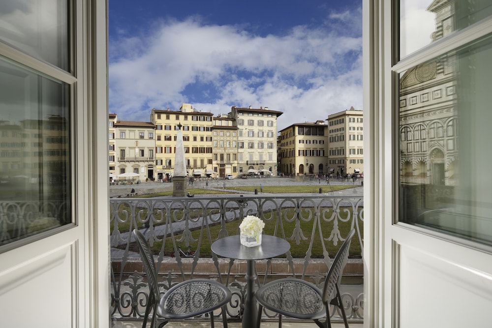 Suite (Open Space 103)