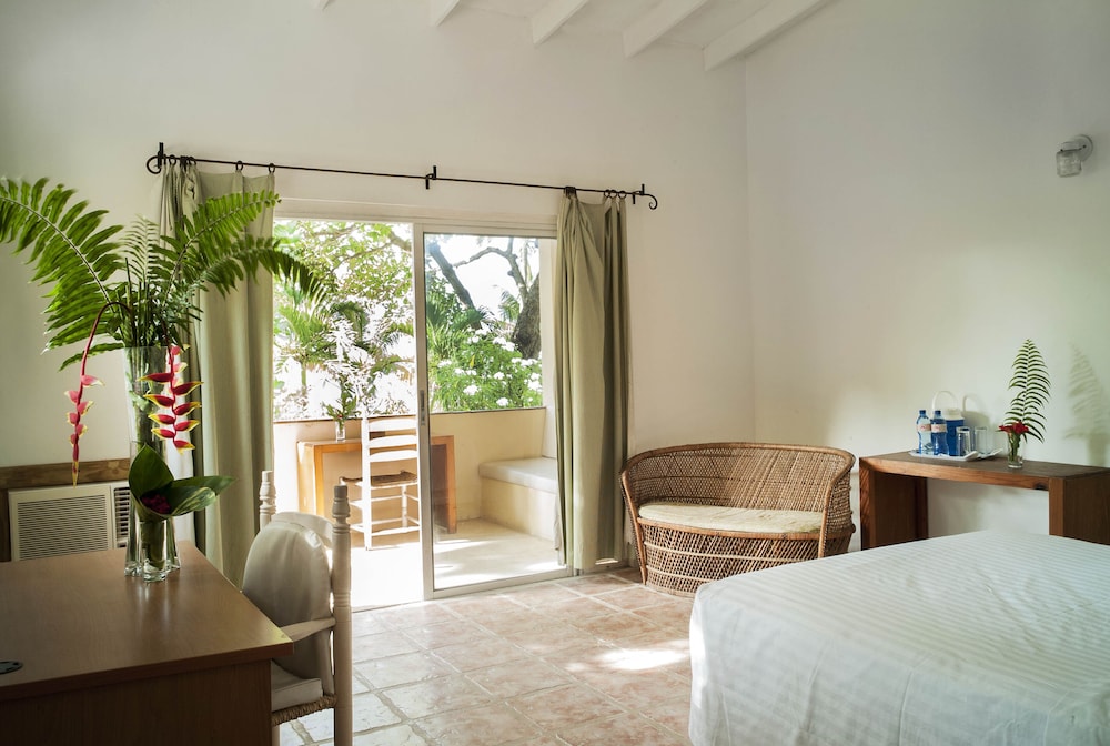Classic Room, 1 Queen Bed, Non Smoking, Ocean View photo 2