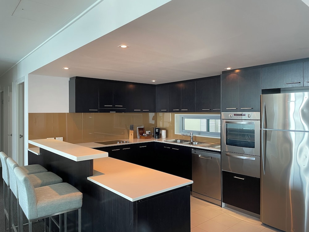 3 Bedroom Penthouse - Photo 5