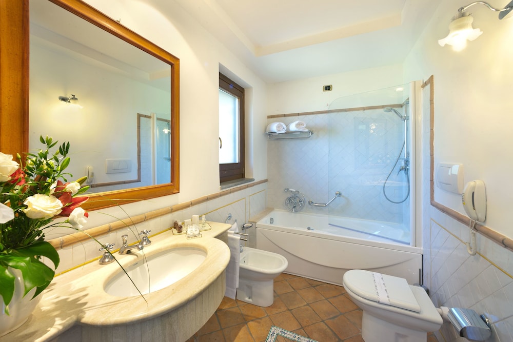 Classic Apartment, 1 Bedroom - Photo 2
