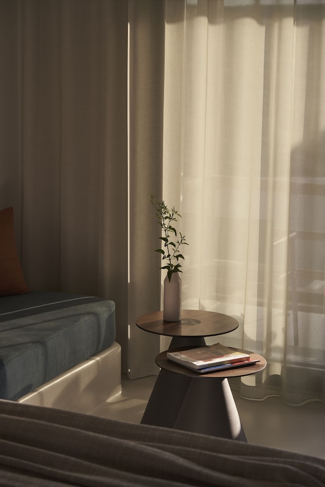 Light Suite - Photo 3