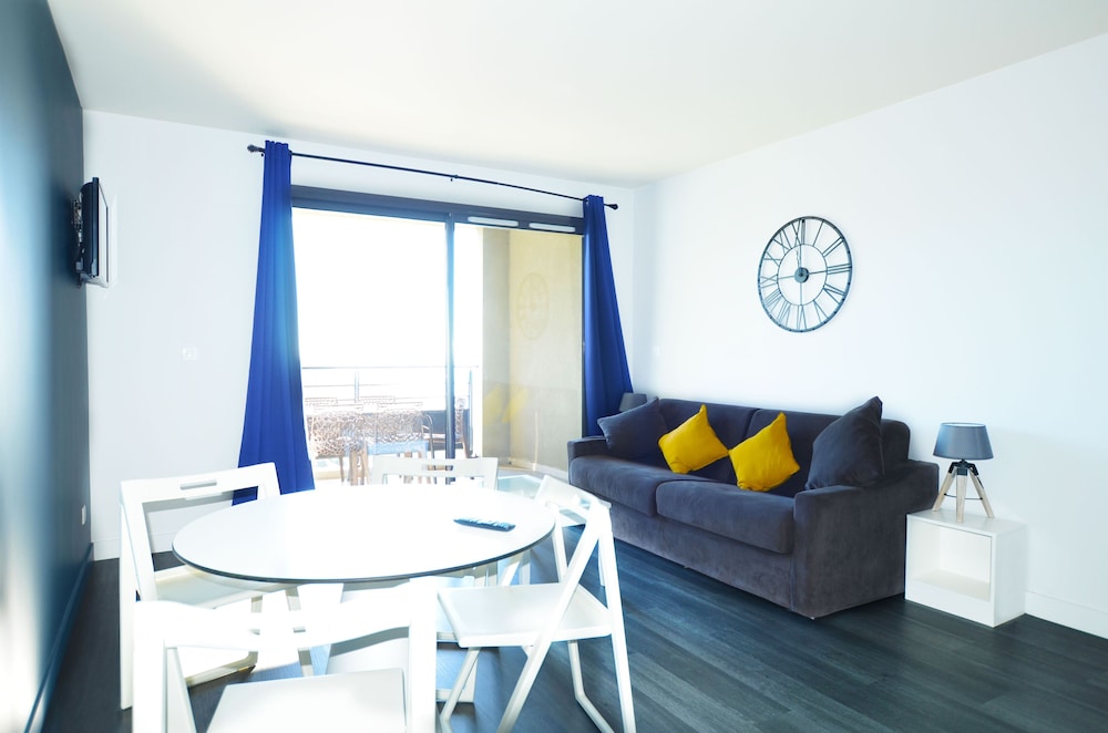 Superior Suite, Sea View - Photo 3