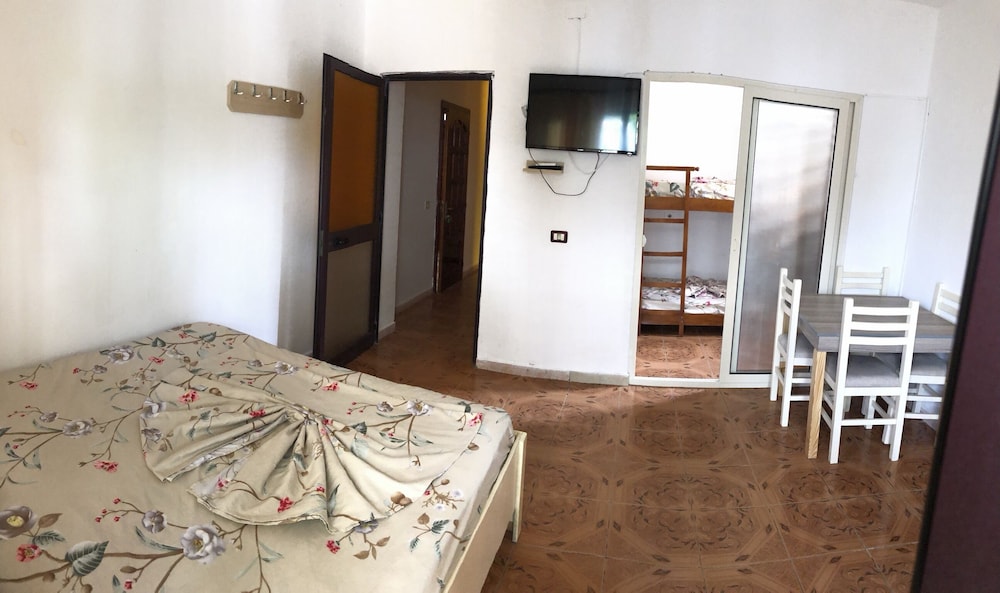 Basic Double Room photo 2