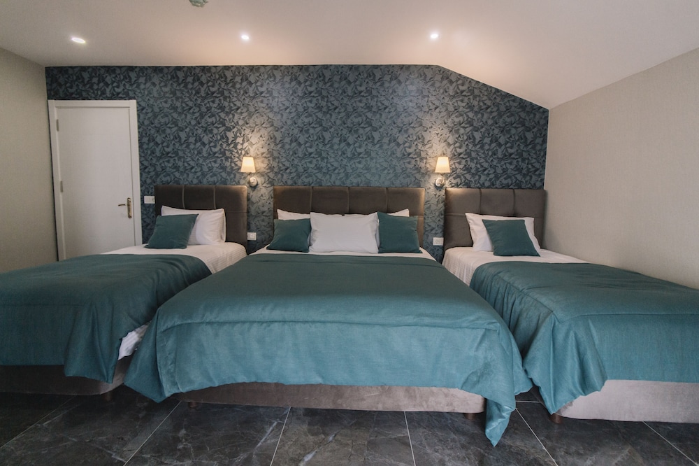 Quadruple Room - Photo 4