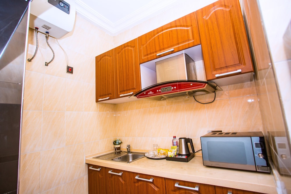 Executive Suite, 1 Queen Bed, City View photo 2