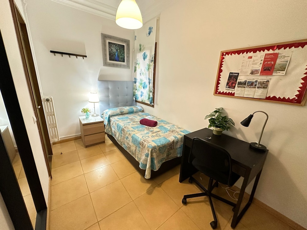 Habitación Individual, Baño Compartido