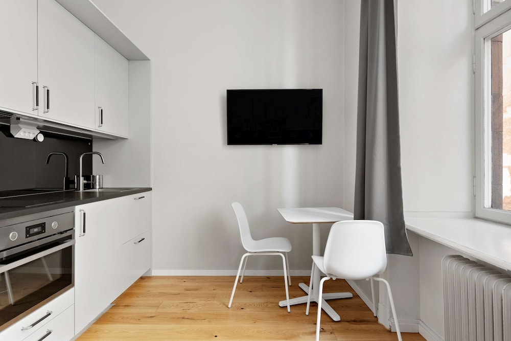 Standard Apartment, 1 Queen Bed, Non Smoking, Kitchen (with Sofabed) - Photo 6