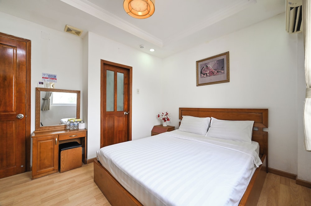 Double Room, 1 Queen Bed