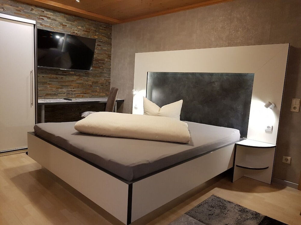 Family Room - Photo 10