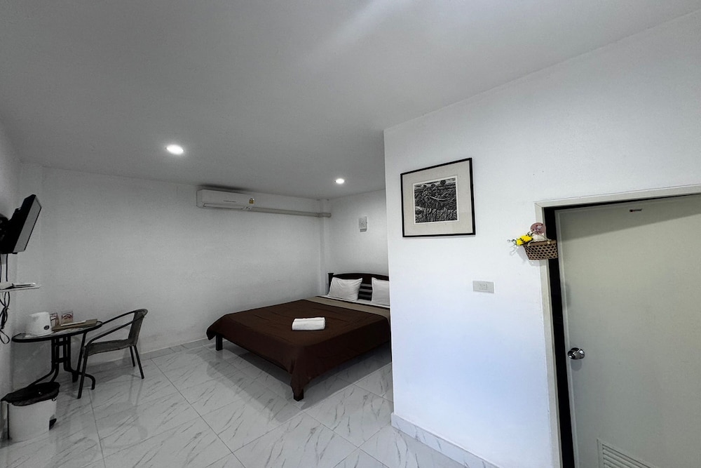 Standard Room - Photo 1