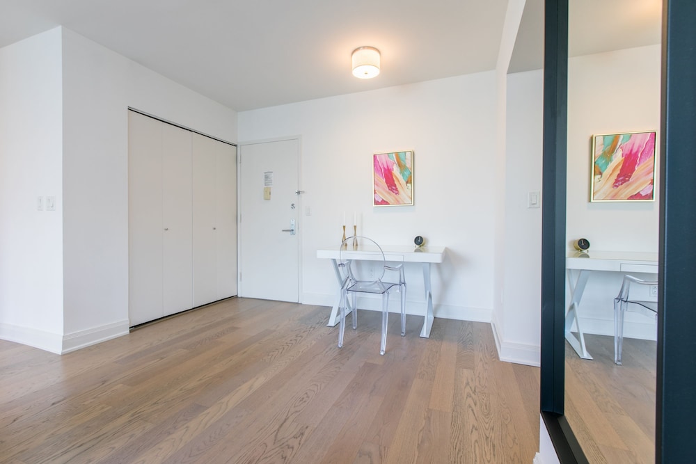 Apartment, Smoking photo 3