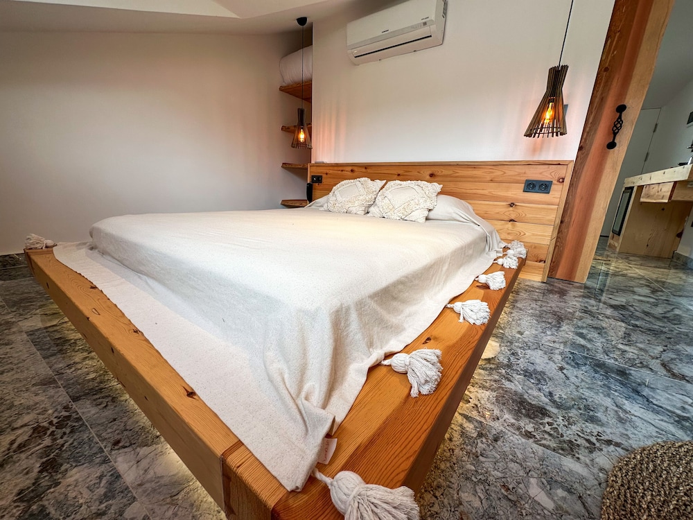 Premium Suite - Photo 4