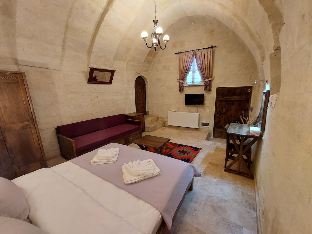 Deluxe Room - Photo 7