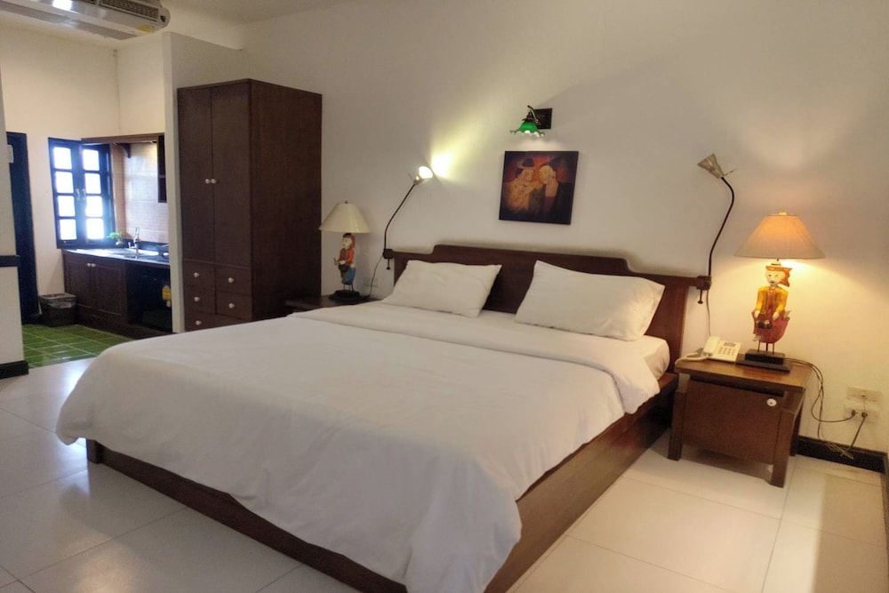 Deluxe Double Bed (no Balcony)