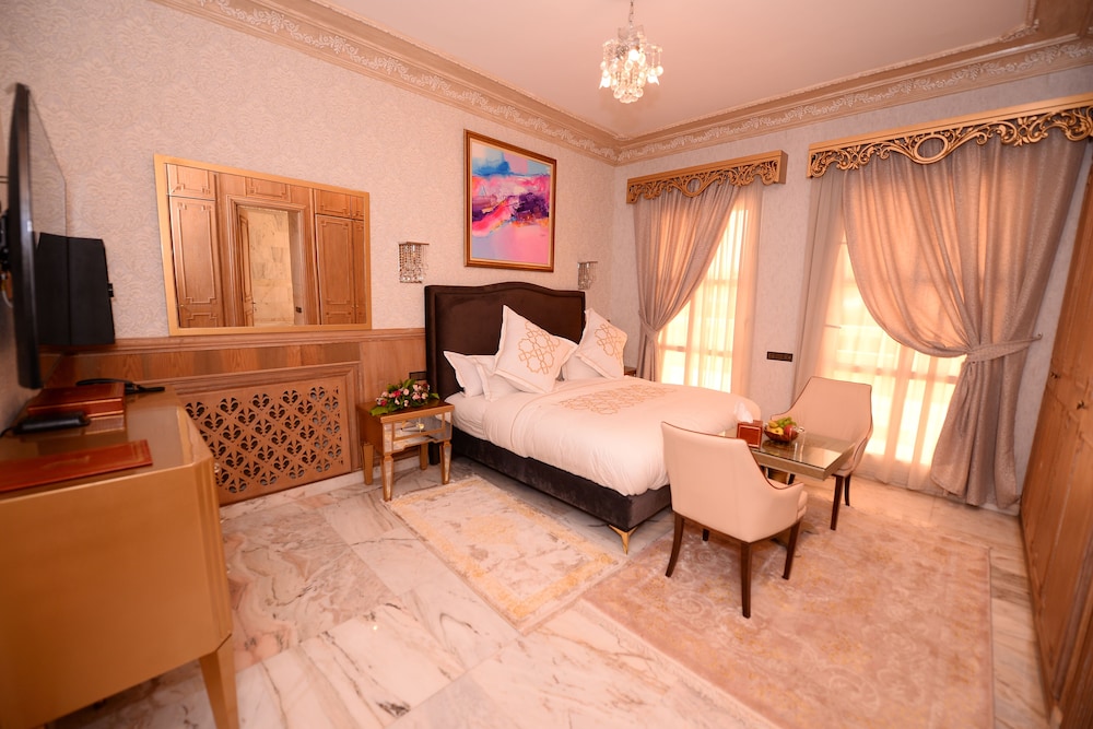 Luxury Double Room, 1 Bedroom, Pool View 103