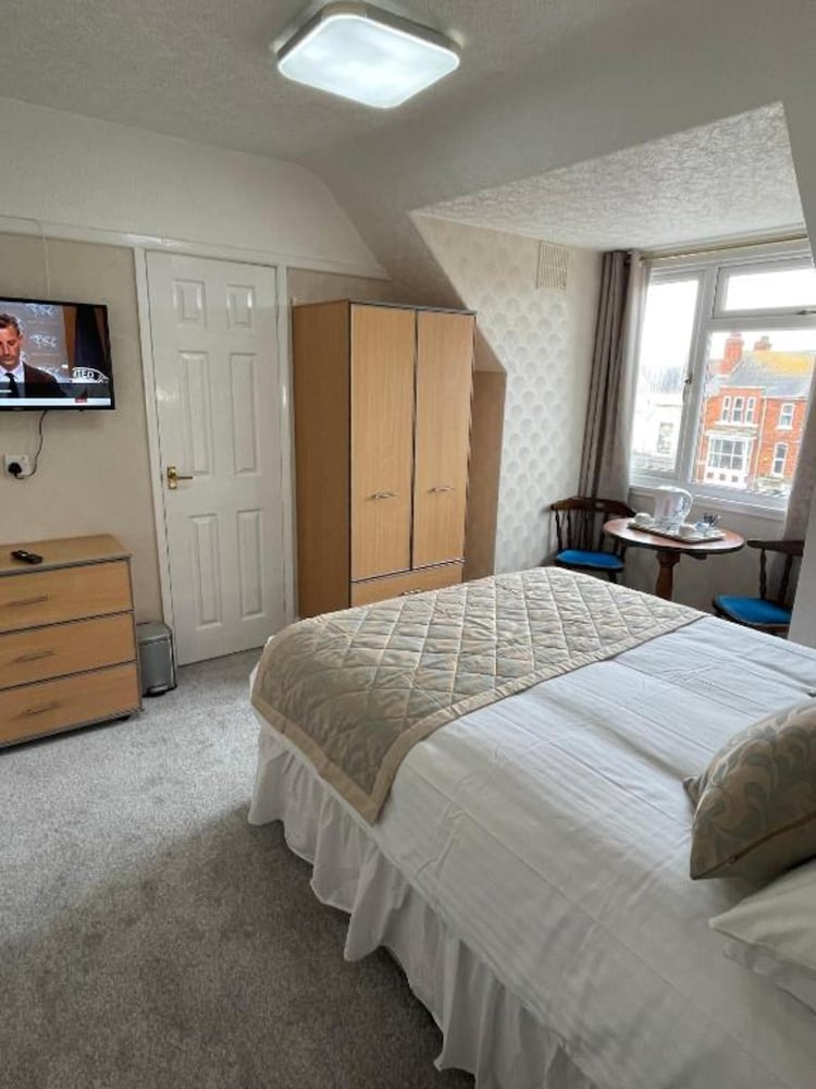 Standard Double Room (Shared Bathoom)