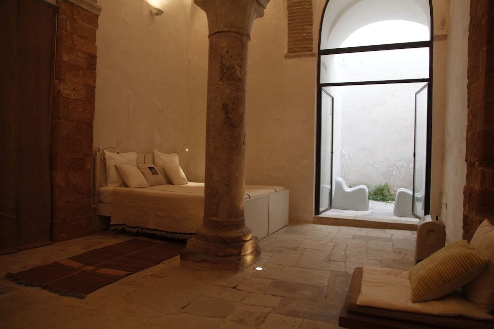 Design Double Room, 1 Bedroom, Private Bathroom, Courtyard Area (Le Makhzen)
