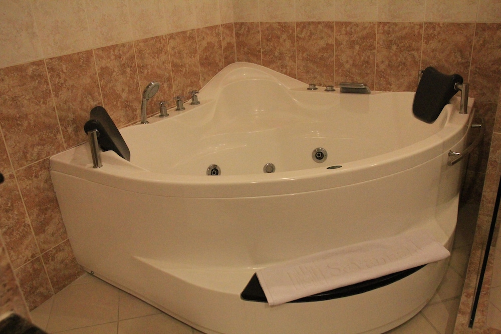 Suite, 1 King Bed photo 2