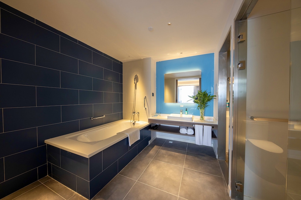 Suite, 1 King Bed