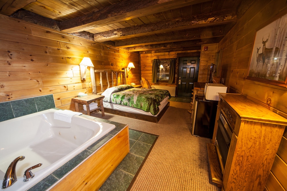 Deluxe, Non Smoking, with Fireplace Room photo 2