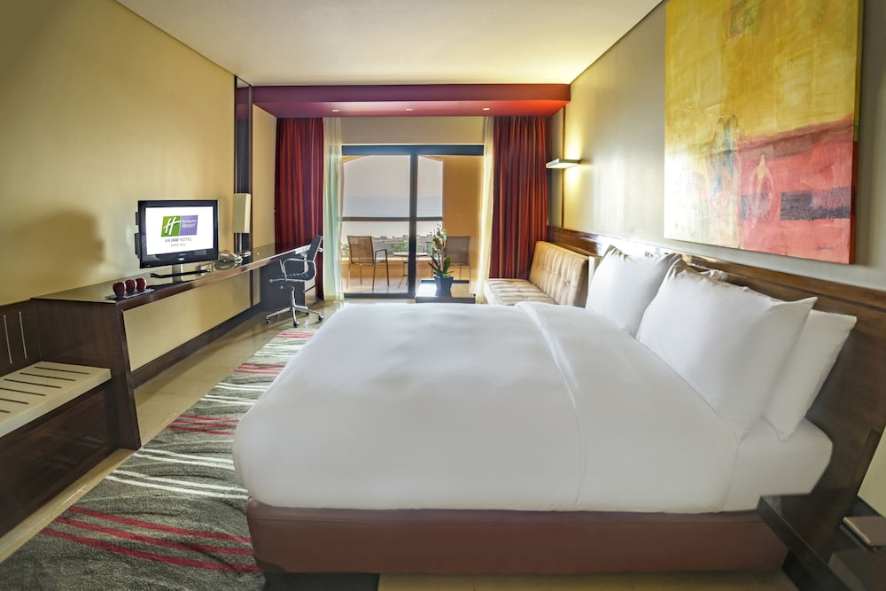 Standard Room, 1 King Bed, Smoking, Sea View