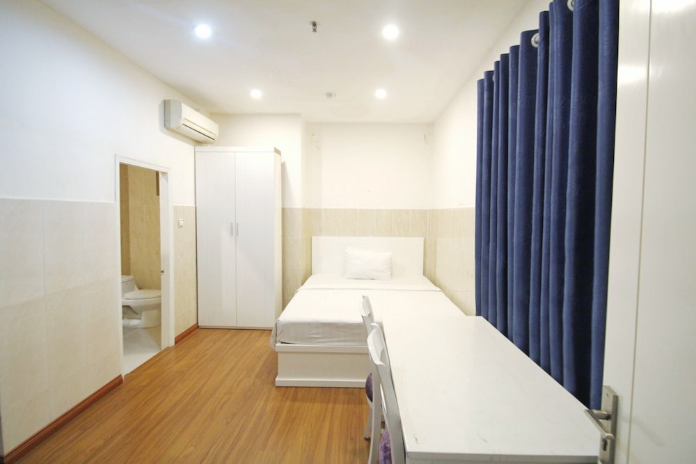 Deluxe Studio