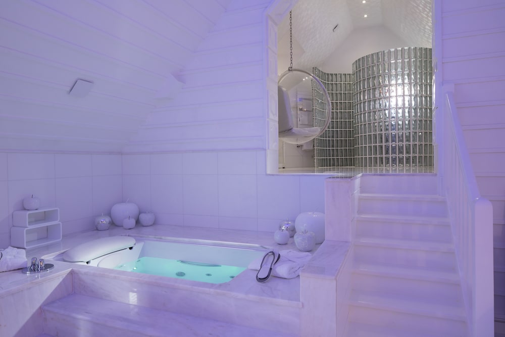 Romantic Suite, 1 King Bed, Hot Tub