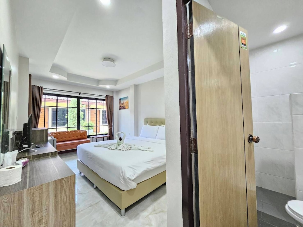 Suite, Garden View - Photo 2