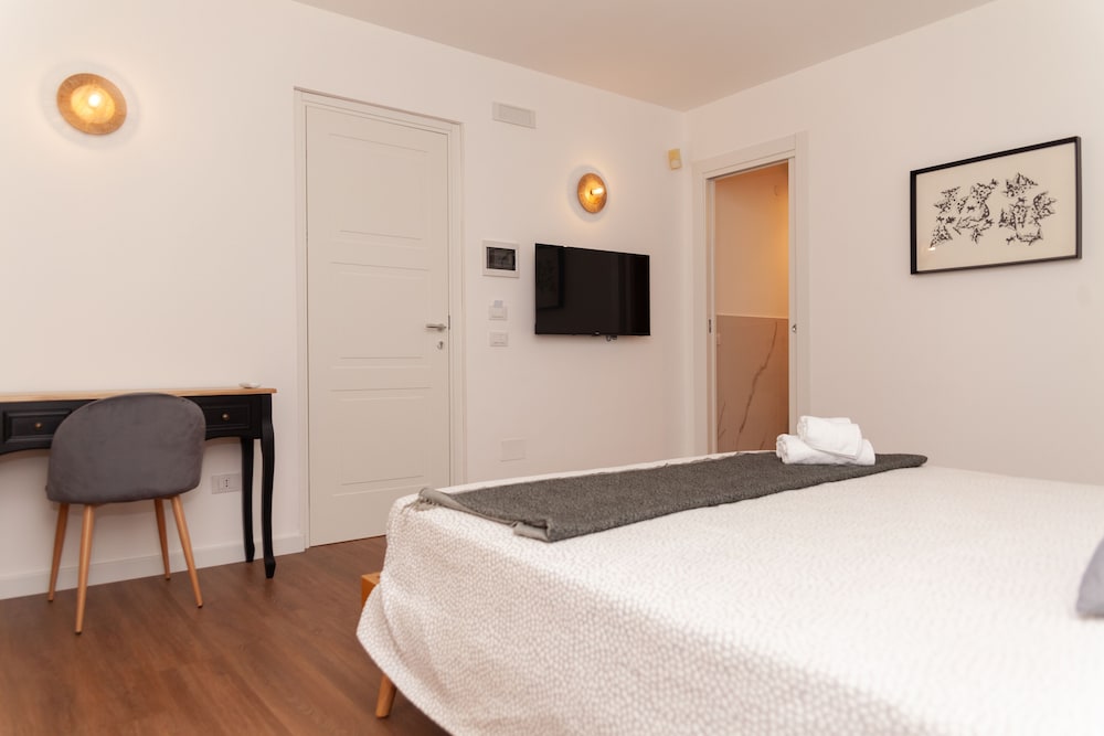 Standard Room photo 2