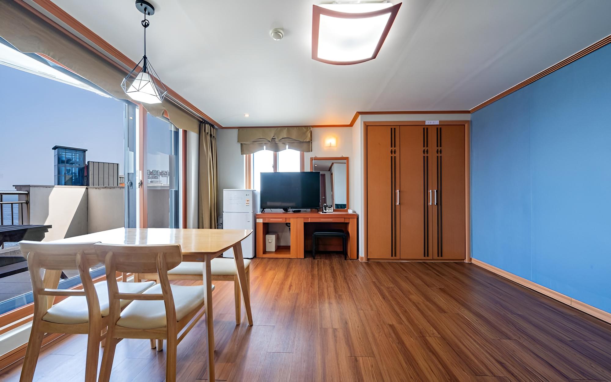 Room (Donghae 606 (15 rooms/wide ocean view) - Photo 3