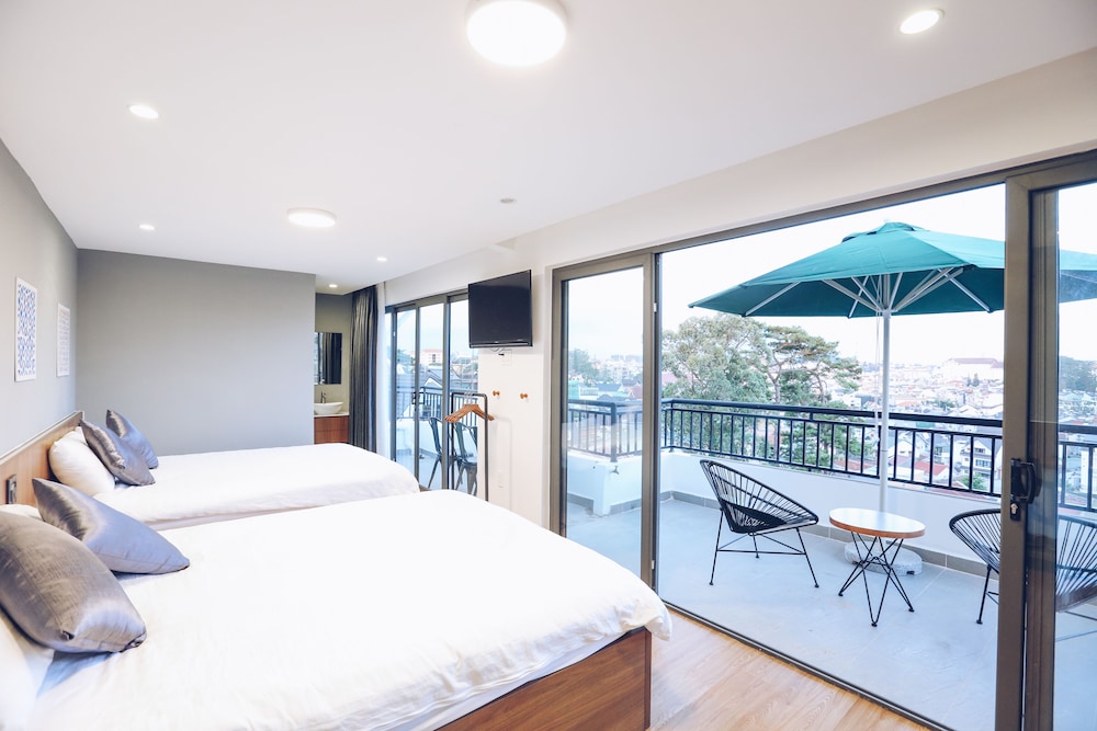 Panoramic Studio, City View