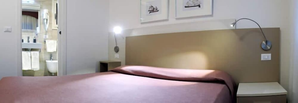 Classic Double Room - Photo 10