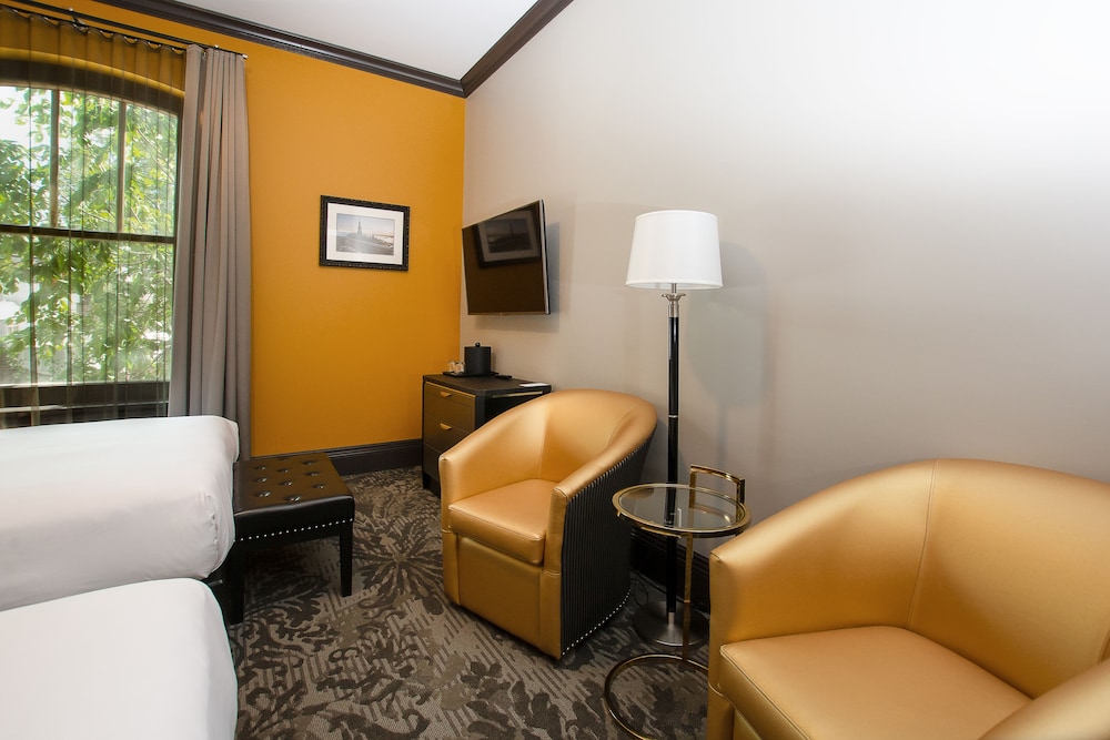 Standard Room, 2 Double Beds - Photo 5