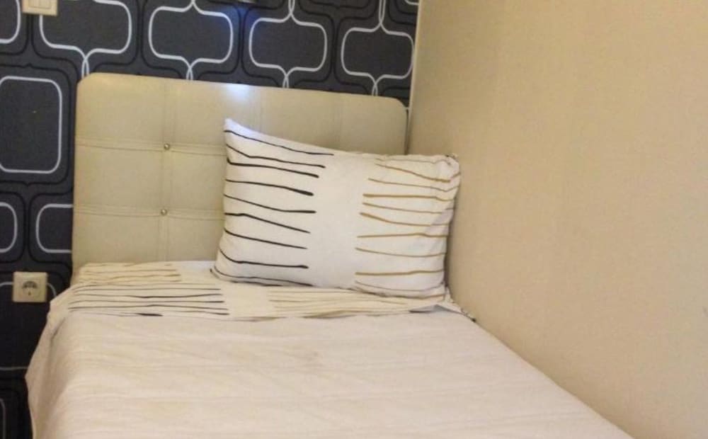Standard Apartment, 3 Bedrooms, Courtyard View photo 2