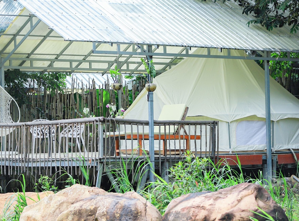 Deluxe Tent