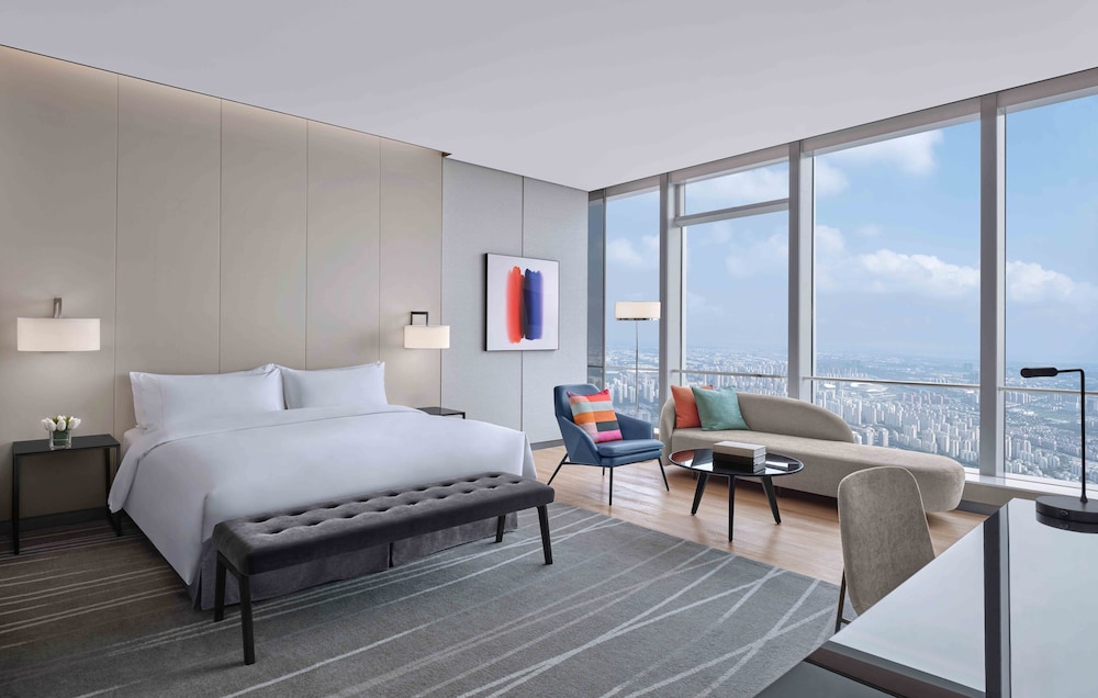 Deluxe Room, 1 Queen Bed (N3)