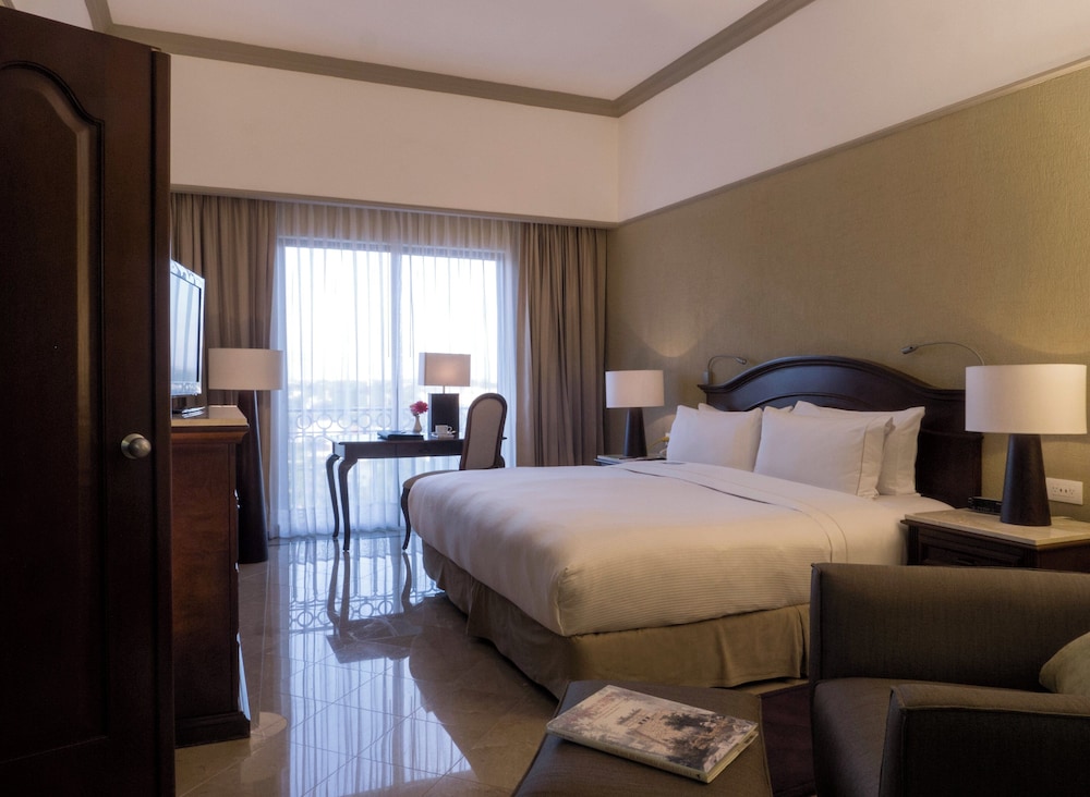 Suite, 1 King Bed (Master) - Photo 6