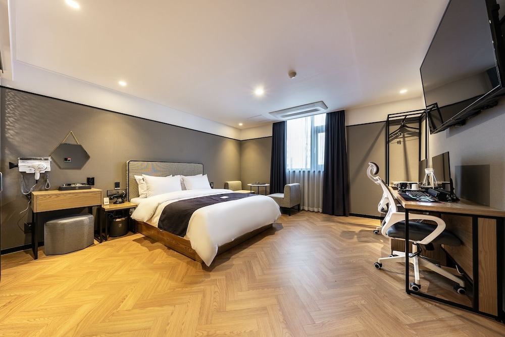Premium Room - Photo 5