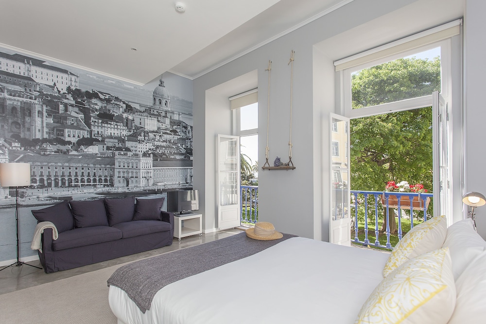 Standard Suite, River View photo 2