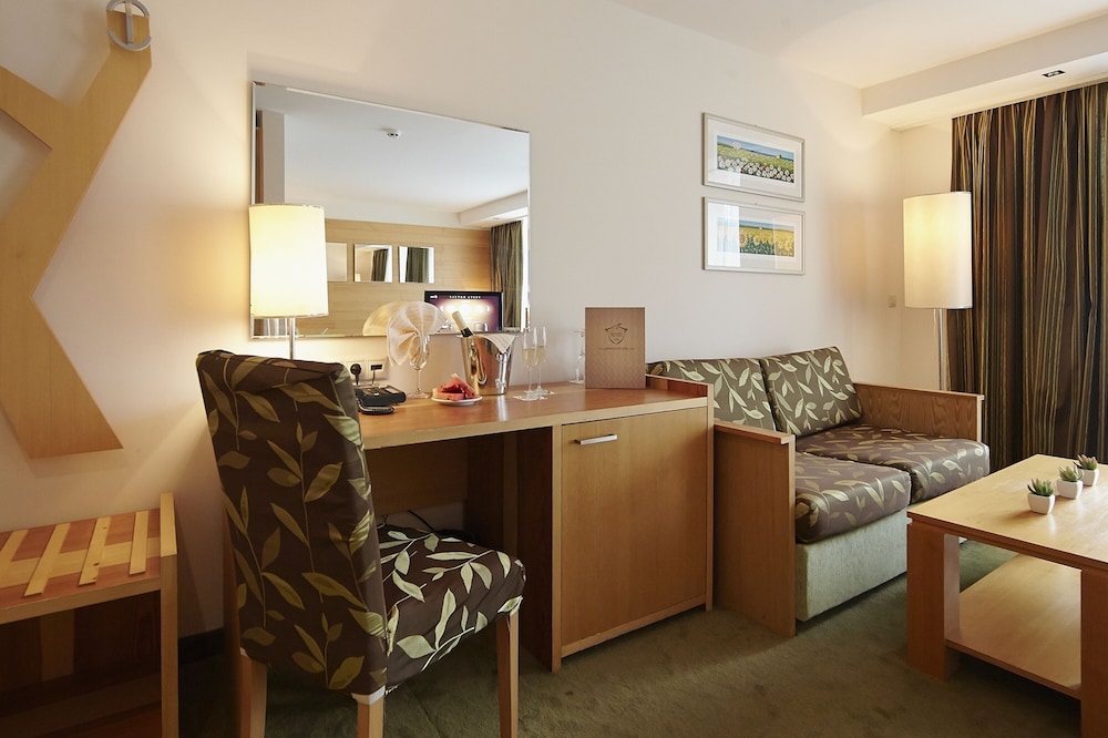 Junior Suite, 1 Double Or 2 Single Beds photo 2