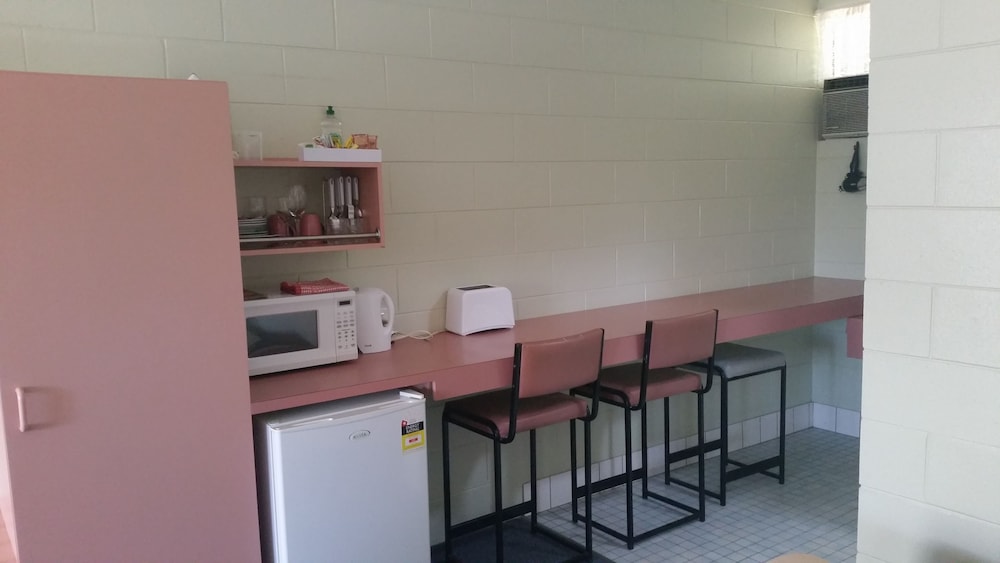 Family Room Plus with Kitchenette photo 3
