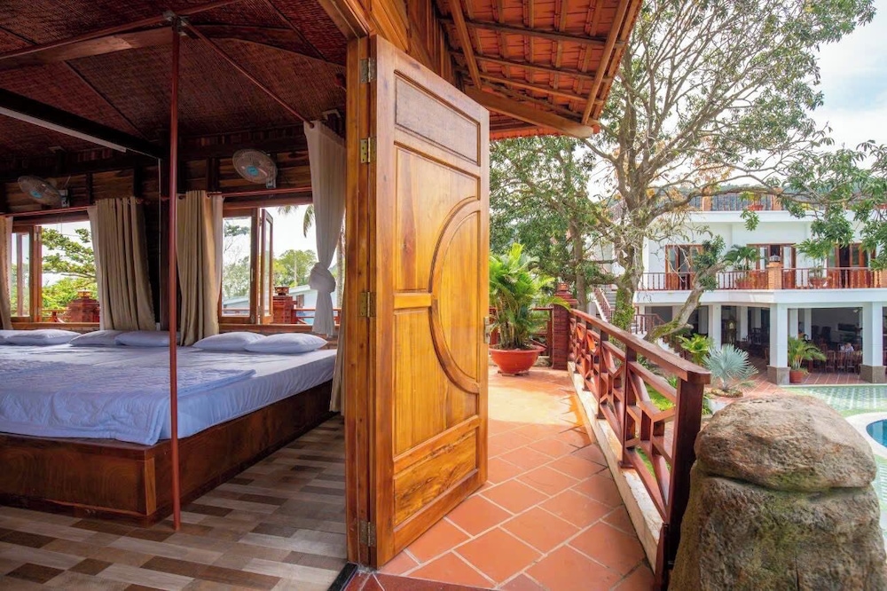 Basic Double Room Single Use, Courtyard View