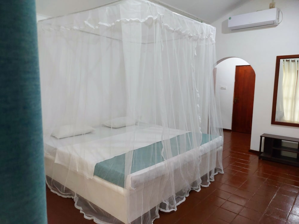 Standard Double Room, 1 King Bed, Terrace, Garden View