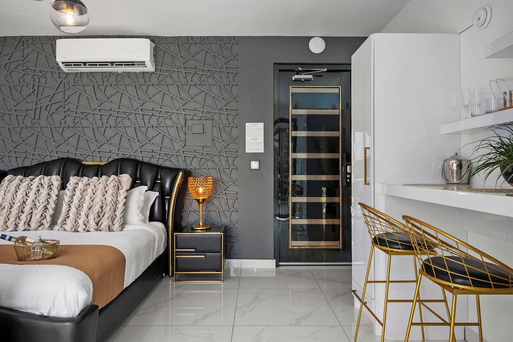 Flamboyán | Private & Heated pool Suite