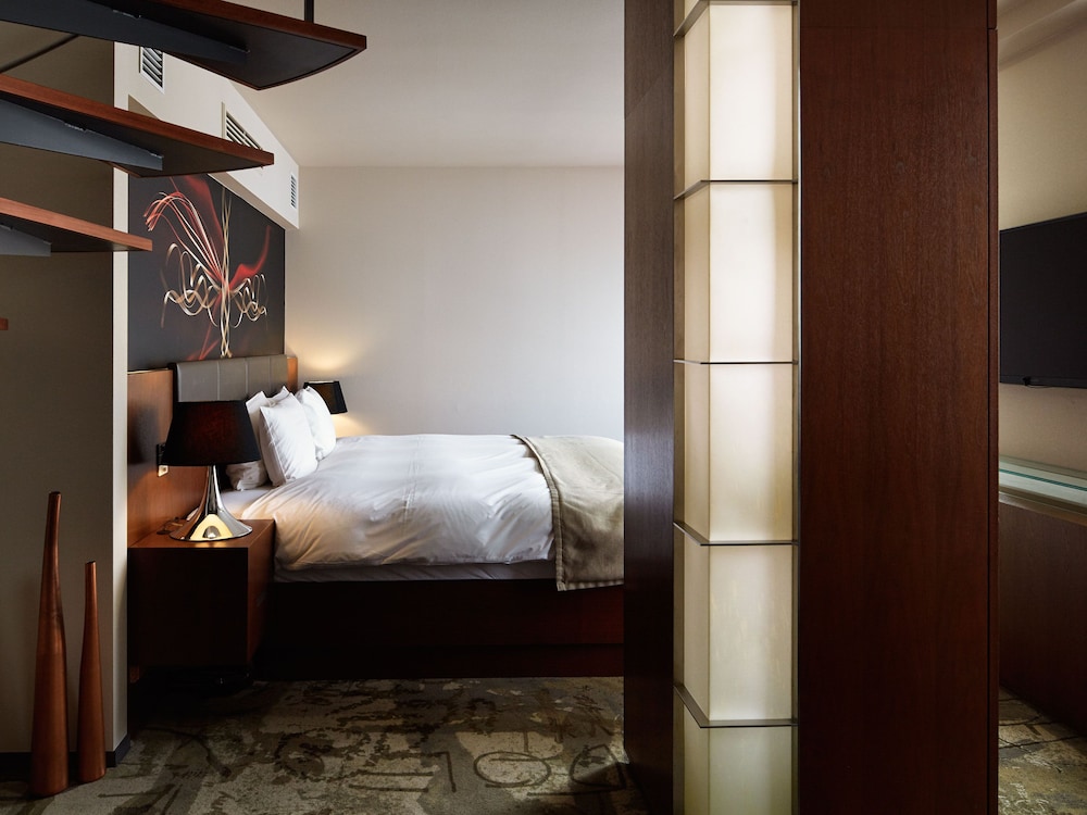 Run of the House Suite, Non Smoking (Room type and Bed type will be determined by hotel) (37-52sqm) photo 2