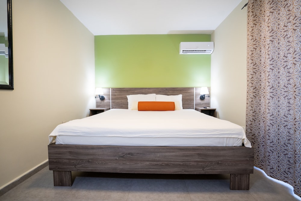 Superior Room, 2 Bedrooms, Non Smoking, Pool View photo 1