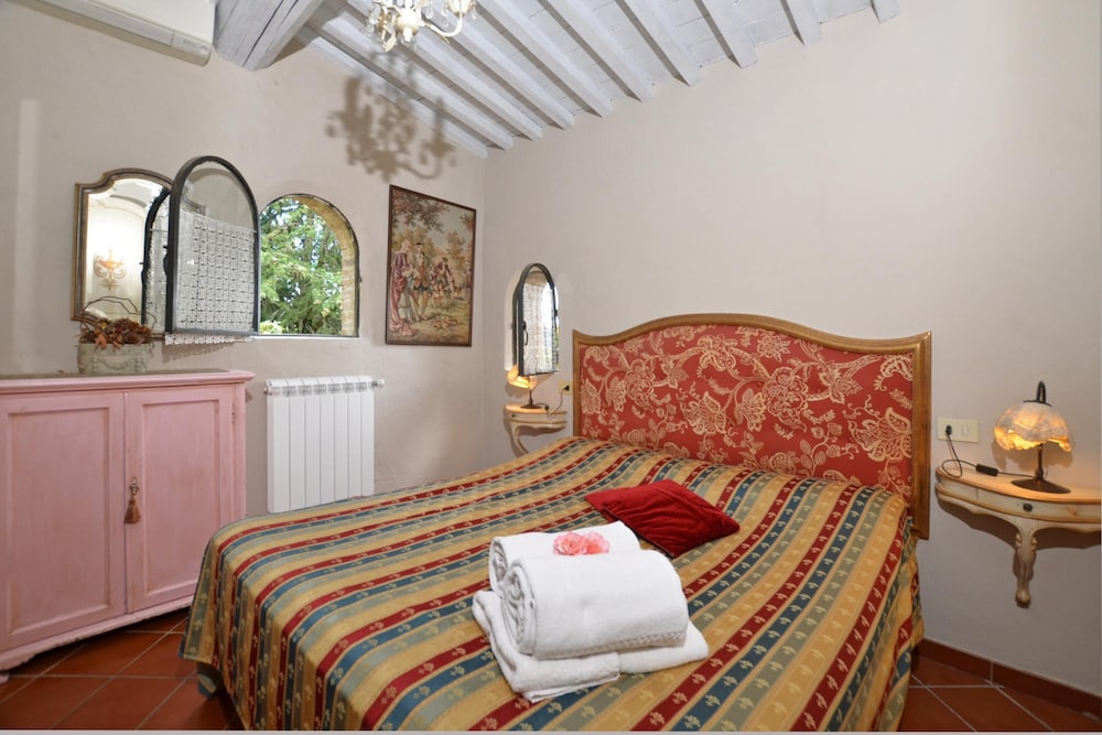 Family Villa, Multiple Bedrooms, Mountainside (La Badia 2)