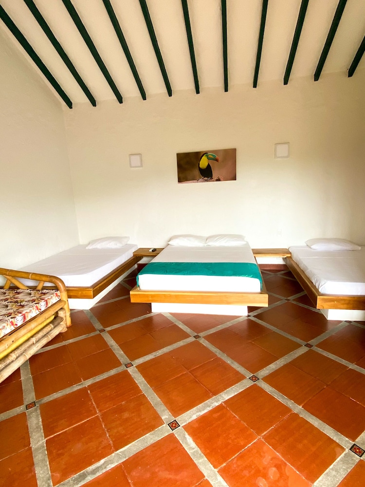 Family Room, Multiple Beds, Garden View photo 2