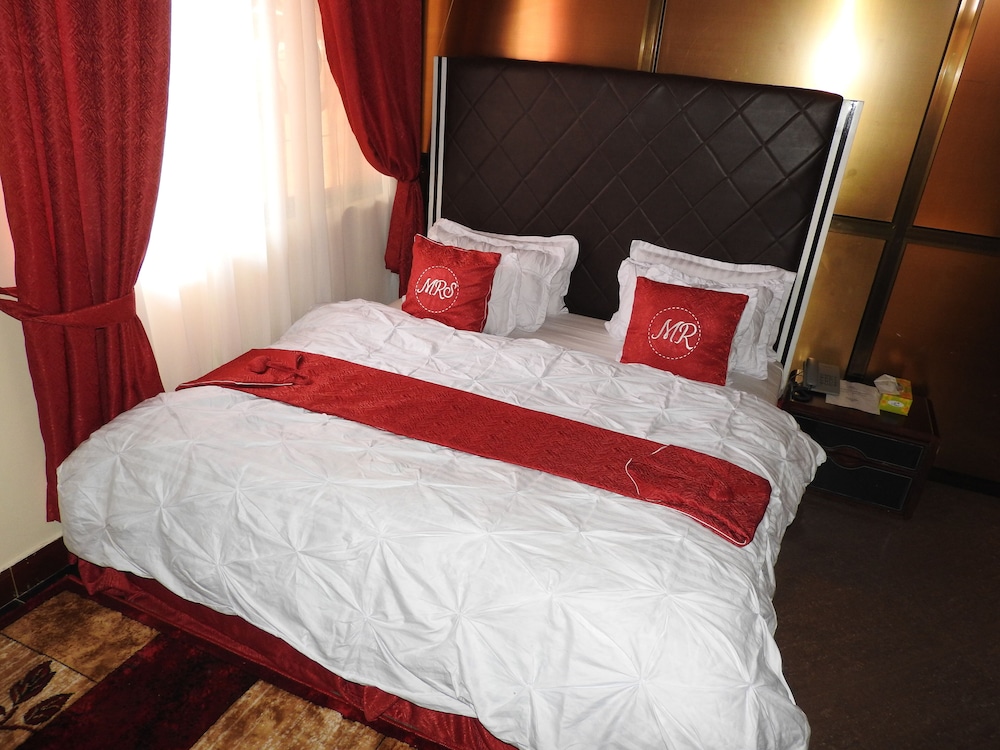 Executive Suite, 1 Bedroom, Courtyard Area