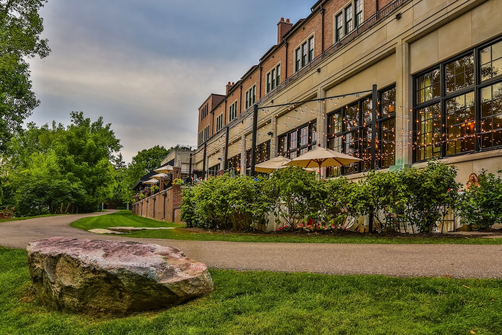 Suite (Brookside) - Photo 10